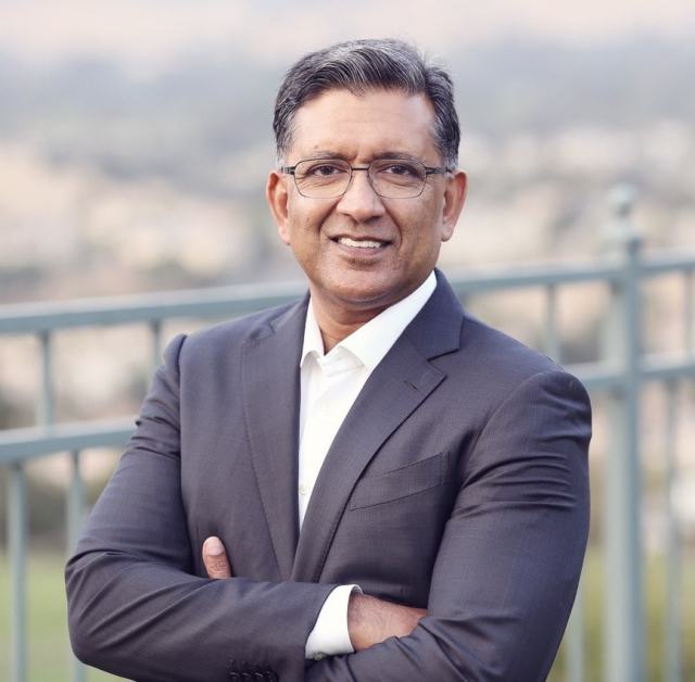 Alkira執行長Amir Khan