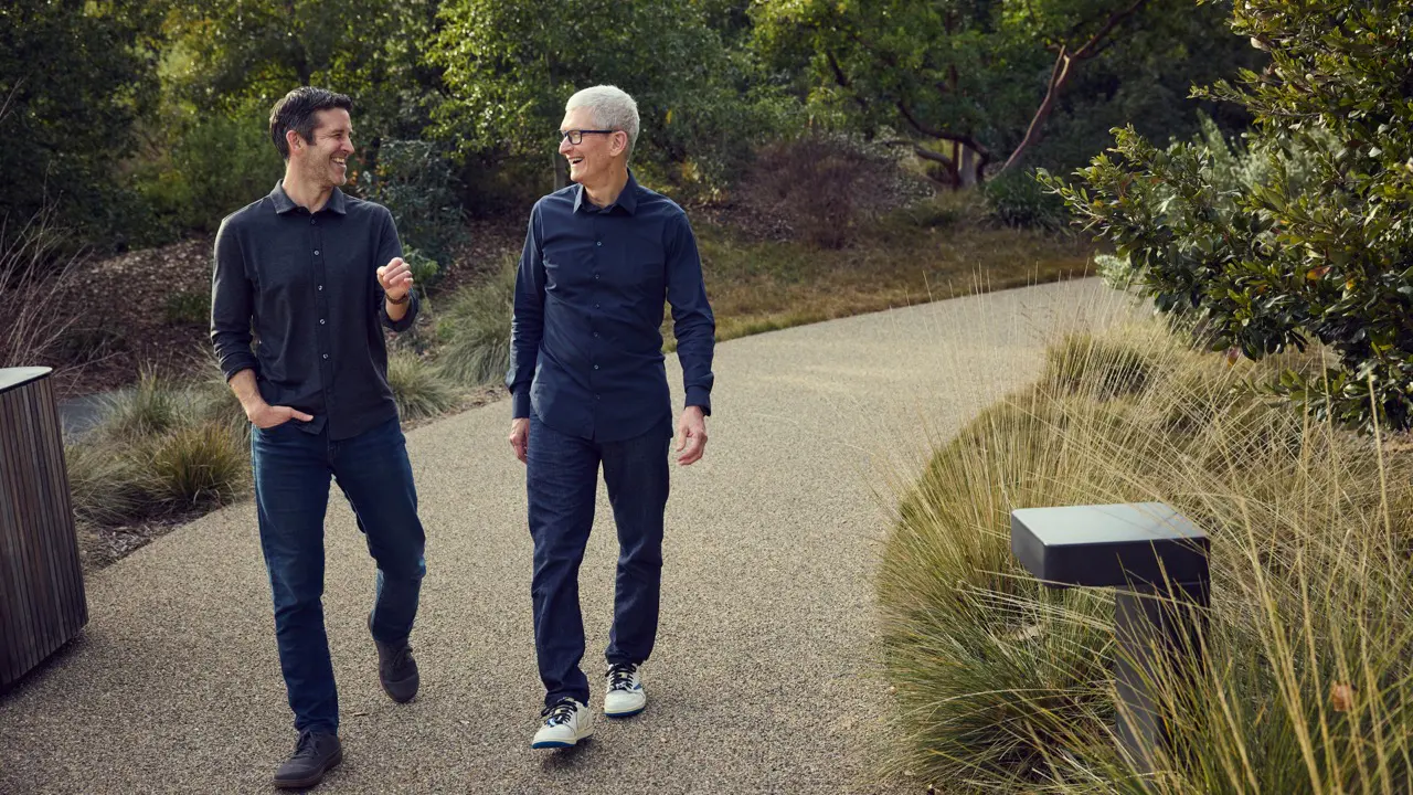 Apple-John-Ternus-Tim-Cook.webp